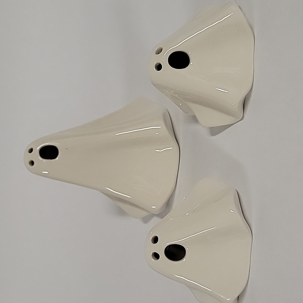 NWT Set of (3) Crate & Barrel Ceramic Halloween LED Screaming Ghosts
